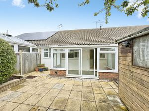 Beacon Close- click for photo gallery